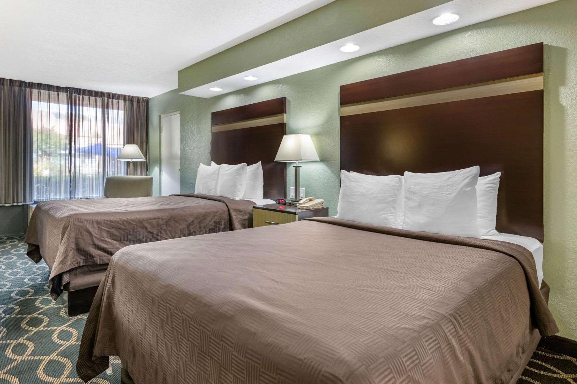 Clarion Orlando International Drive - Icon Park Inn 2*